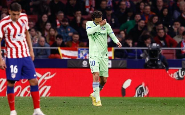 Enes Unal del Getafe celebra su gol frente al Atlético de Madrid
