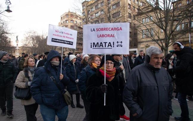 Manifestación organizada por el Sindicato Médico de Navarra (SMN) por la mejora de las condiciones económicas y laborales
