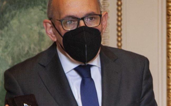 Ramiro González. Ramiro González.