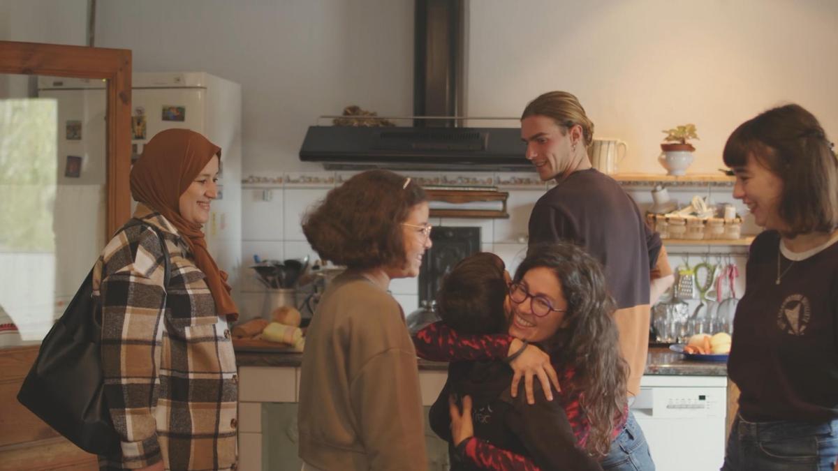 Una familia de Marruecos y otra vasca durante un encuentro intercultural.