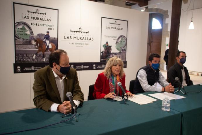 La concejala María Caballero durante la presentación del gran premio de hípica "Las murallas de Pamplona"