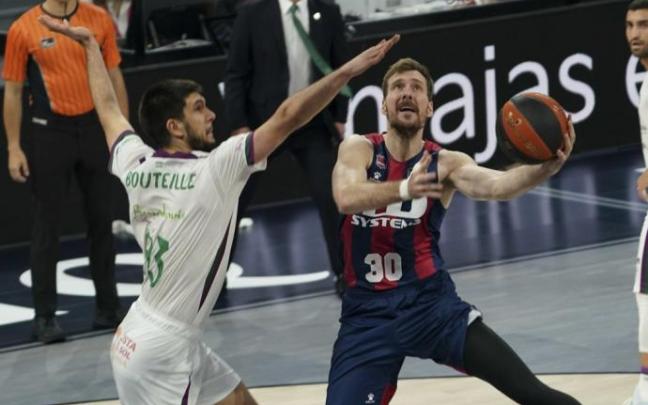 Dragic, durante un duelo de esta temporada contra el Unicaja