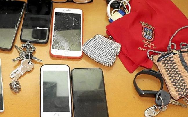 Algunos de los objetos perdidos durante las fiestas de este año.