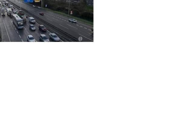 Retenciones en la A-8 por el accidente en Barakaldo Retenciones en la A-8 por el accidente en Barakaldo