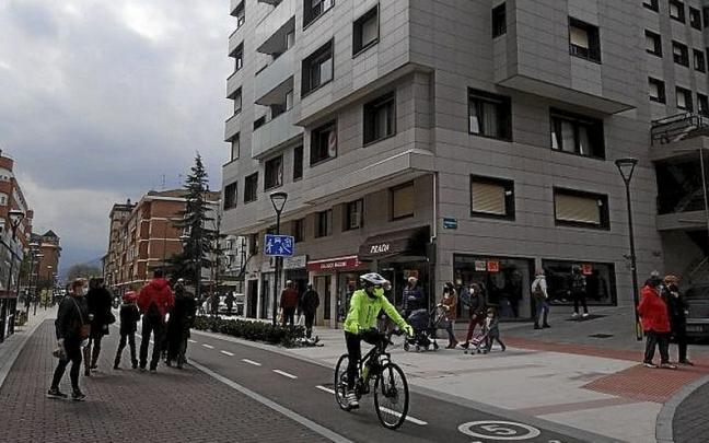 Los vecinos est&aacute;n dise&ntilde;ando el PGOU. | FOTO: MARTA HERN&Aacute;NDEZ