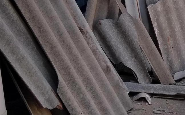 Imagen de piezas con amianto. Imagen de piezas con amianto.