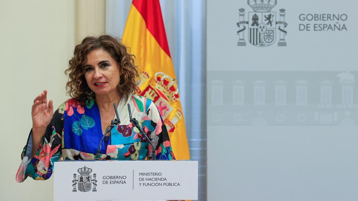 La ministra de Hacienda, María Jesús Montero, durante la firma hoy de un acuerdo sobre los salarios de la Administración.