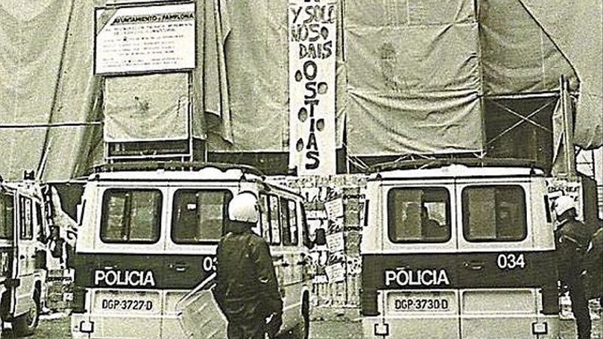 Fachada de la Casa Consistorial en obras, 1992