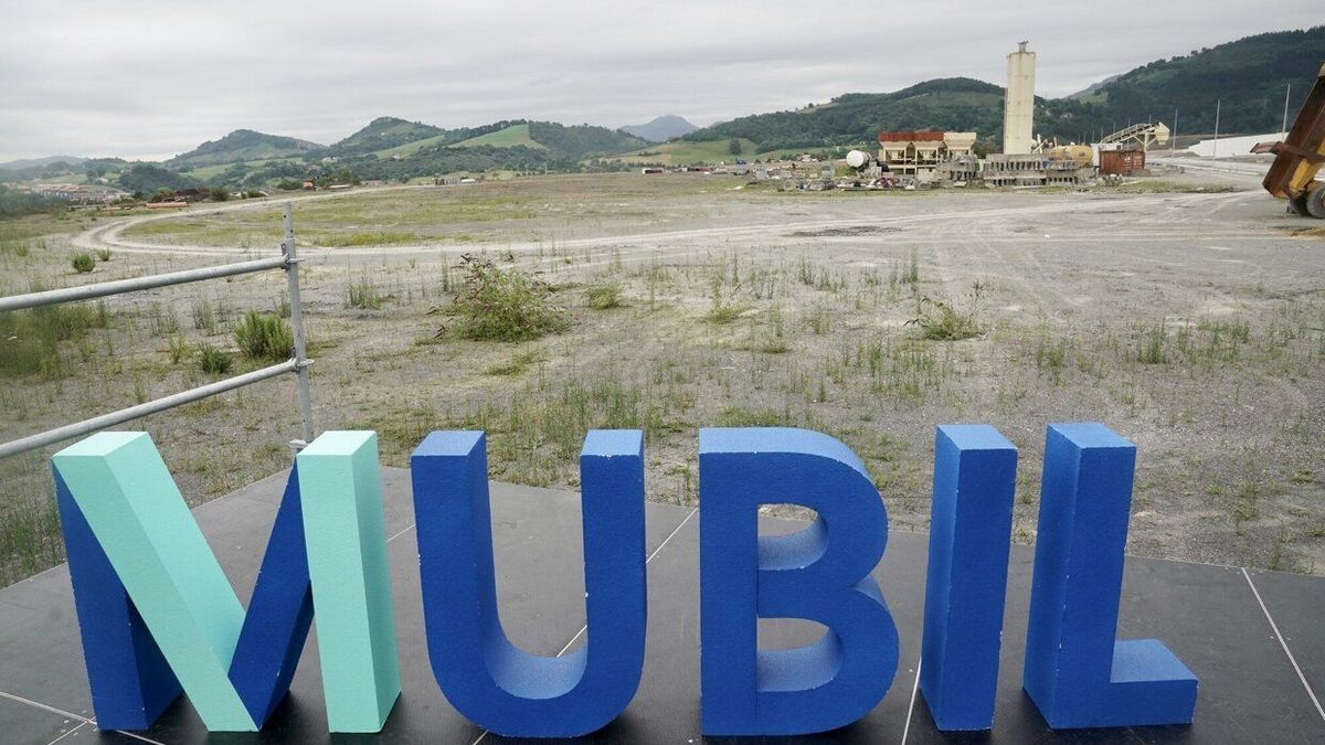 Terrenos del polígono Eskusaitzeta de Donostia donde se erigirá la sede definitiva de Mubil.