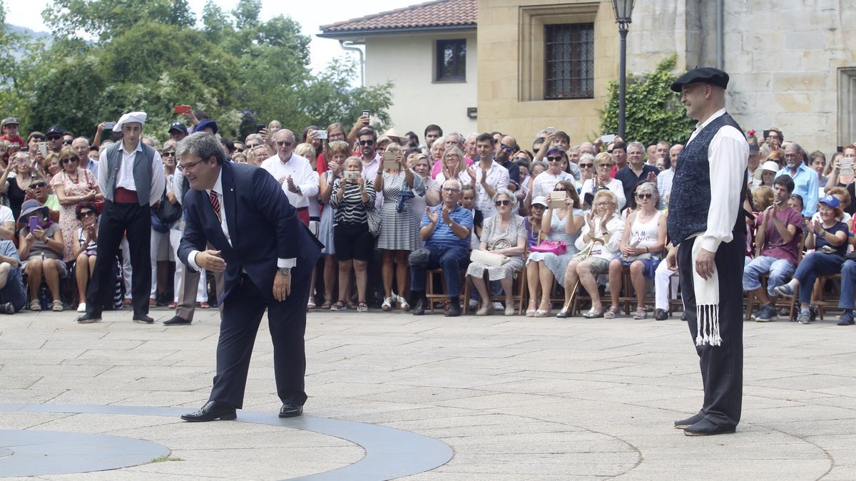 Aurresku de honor de Juan Mari Aburto en la basílica de Begoña en 2018