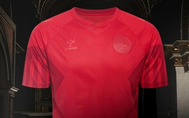 Primera equipación de Dinamarca para el Mundial de Catar Primera equipación de Dinamarca para el Mundial de Catar