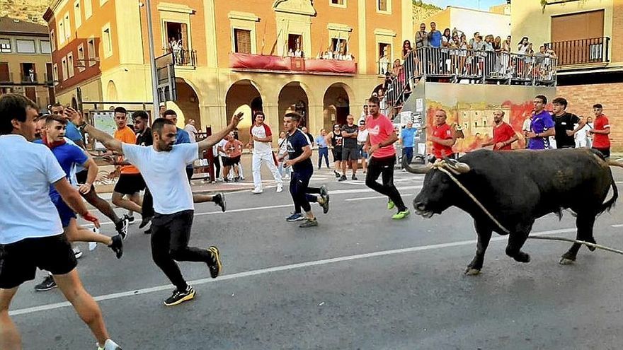 Los toros de Hermanos Ganuza y El Tolco protagonizan dos carreras limpias