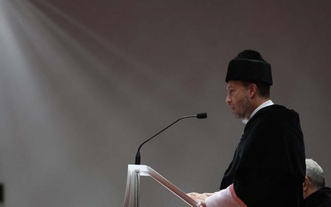El rector, en un momento del discurso.
