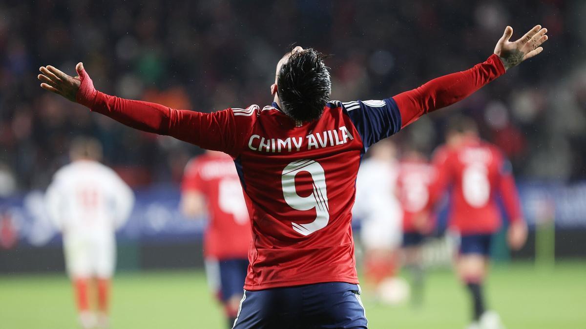 Chimy celebra su gol al Sevilla.