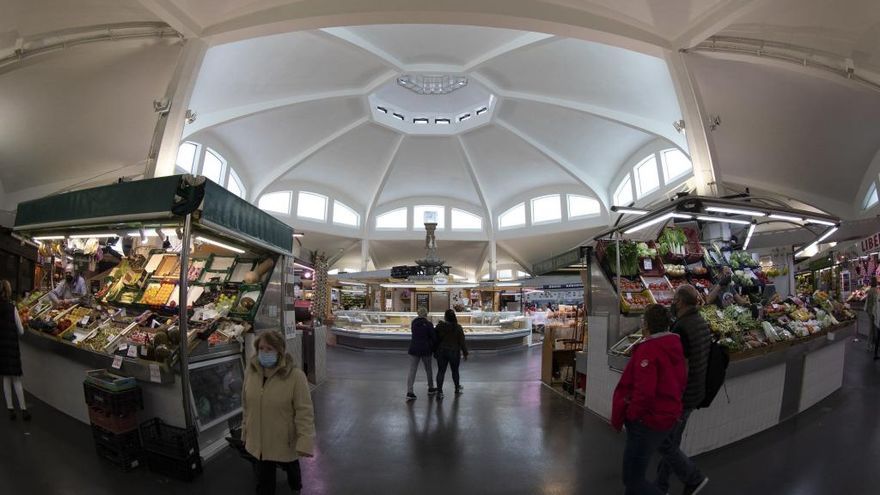 Interior del Mercado del Ensanche.