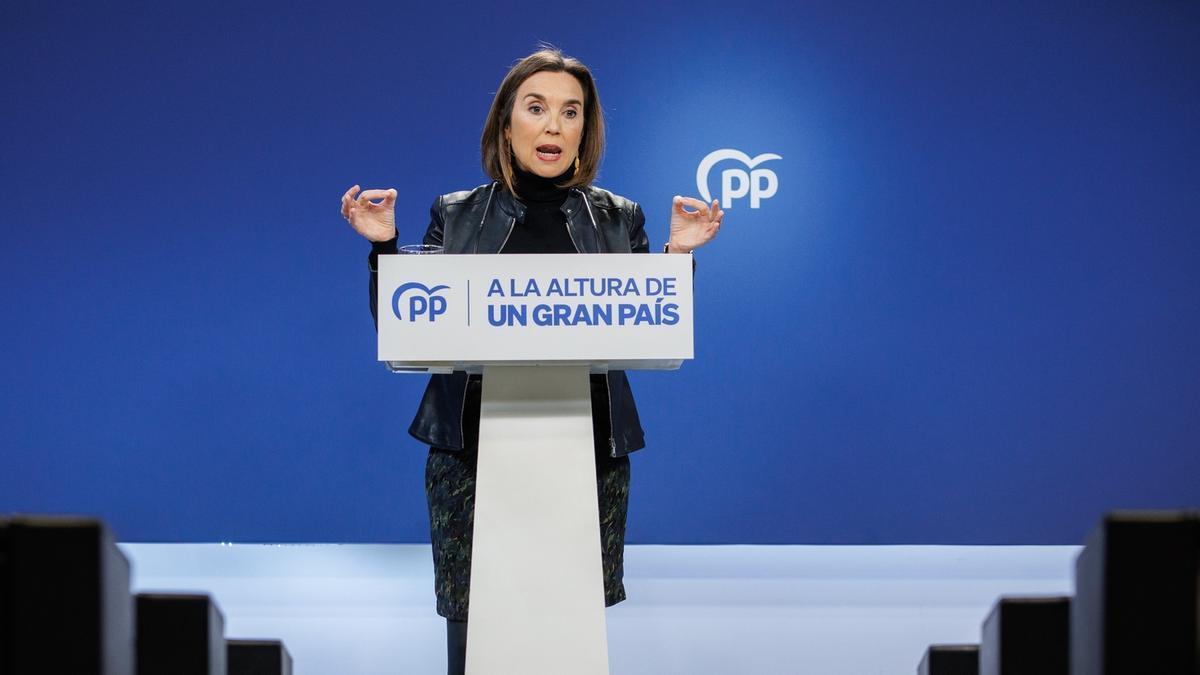 La secretaria general del PP, Cuca Gamarra, durante una rueda de prensa esta semana.