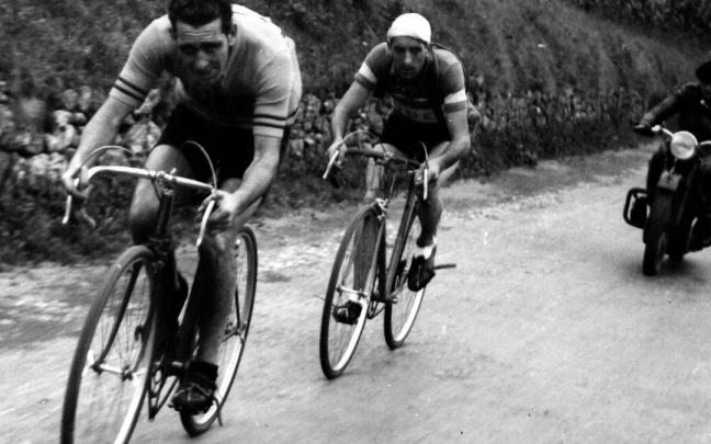 Federico Ezquerra fue el primer gran ciclista vasco de la historia, el primero que corono el Galibier y el primero en ganar una etapa en el Tour de Francia en 1936, entre Niza y Cannes.