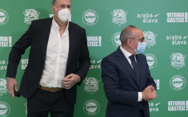 Josean Querejeta, junto a Ramiro González durante la presentación de Innovaraba.