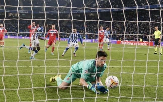 Oier Olazabal estuvo a punto de detener el penalti de Isak que dio la victoria a la Real ante el Espanyol, la pasada temporada. Oier Olazabal estuvo a punto de detener el penalti de Isak que dio la victoria a la Real ante el Espanyol, la pasada temporada.