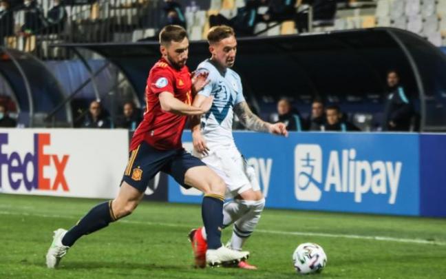 Moncayola, en un encuentro con la sub-21.