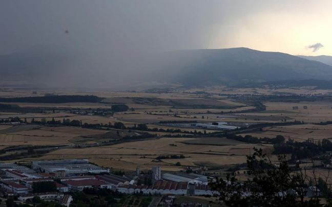 Tormenta sobre la Cuenca de Pamplona. Tormenta sobre la Cuenca de Pamplona.