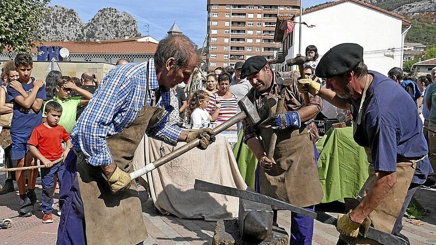 Forjas Brun, de Izurdiaga, no faltó a su cita con la feria de Irurtzun y Arakil.