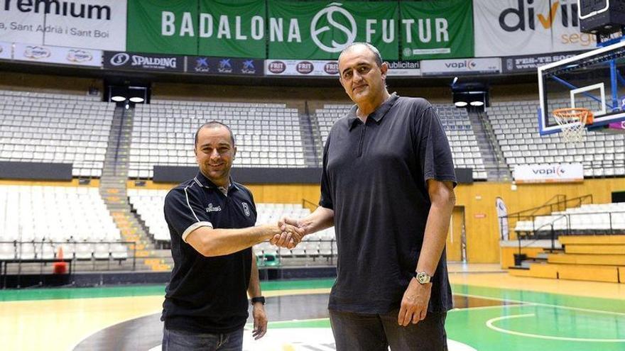 Juan Antonio Morales saluda a Carles Durán, entrenador del Joventut