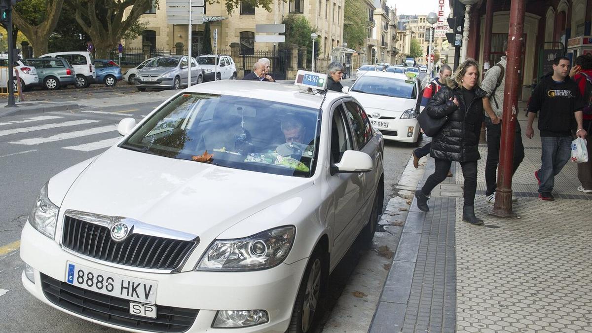 Parada de taxis en la estación del Norte.