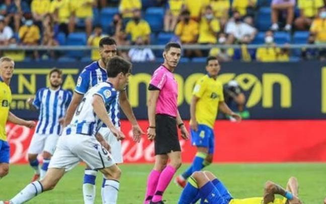 Mu&ntilde;iz Ruiz, durante el C&aacute;diz-Real de la pasada temporada.