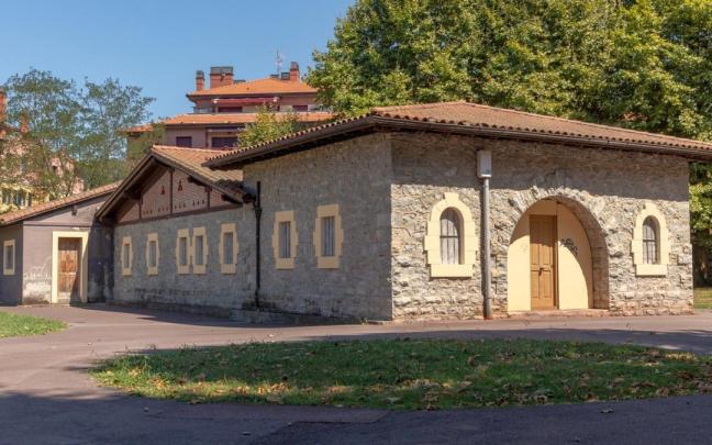 Las cocheras del palacio est&aacute; previsto destinarlas a un ambig&uacute;.