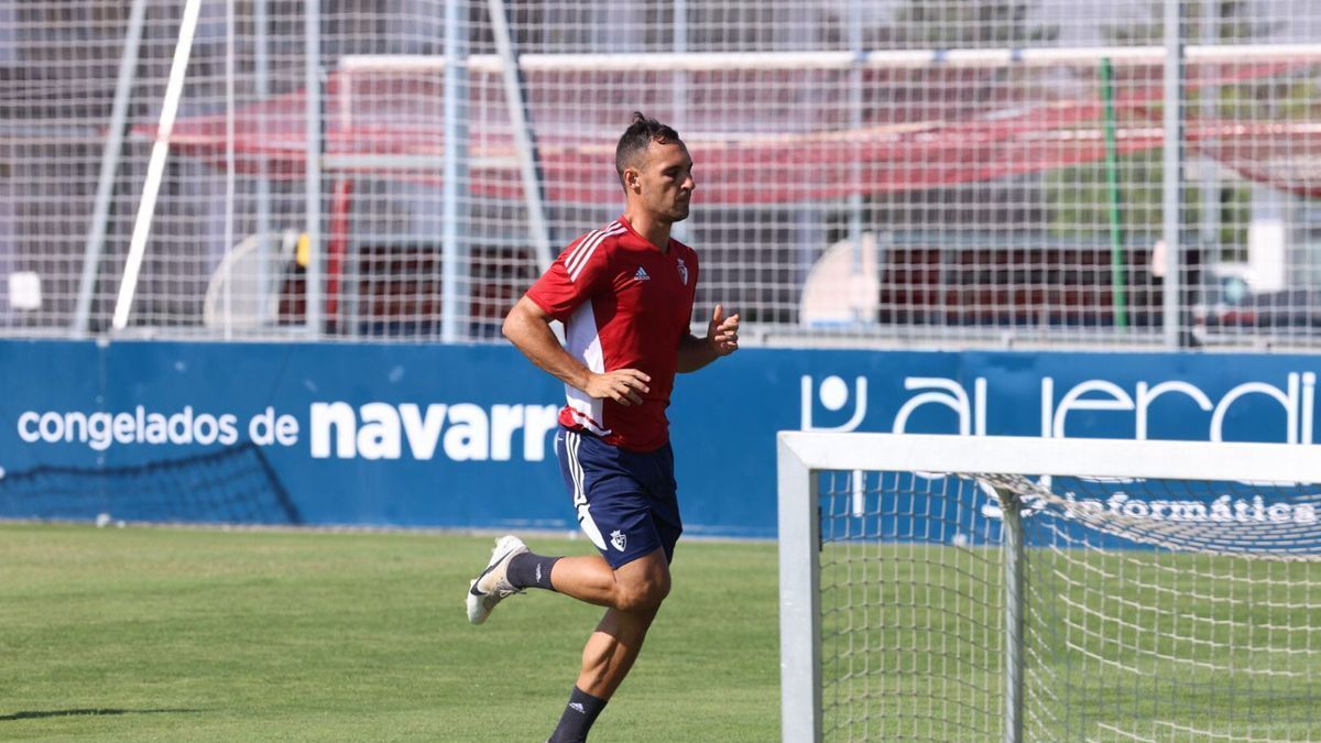 Unai García, en el entrenamiento de este lunes en Tajonar