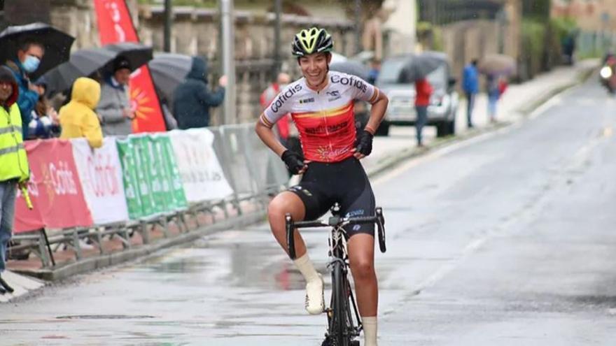 La ciclista Estela Domínguez durante una carrera.