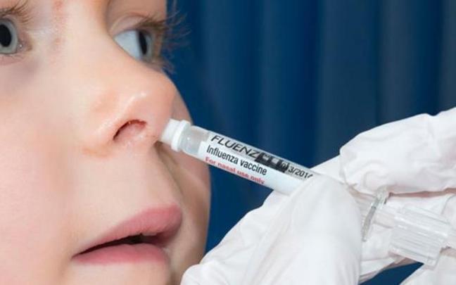 El novedoso sistema de administraci&oacute;n de esta vacuna evita el uso de agujas y pinchazos