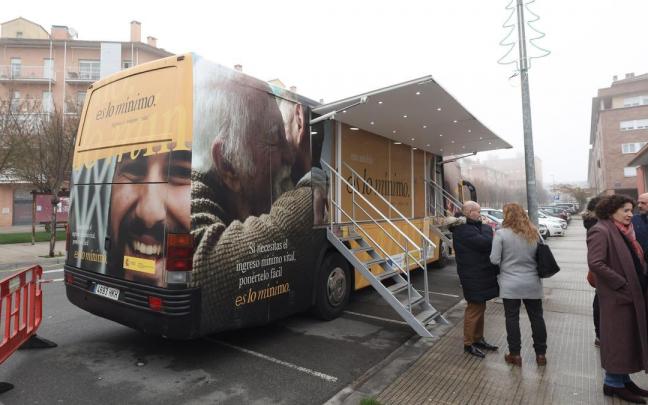 Imagen del autobús de información ubicado en Berriozar.