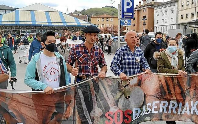 Manifestación anterior de SOS Baserriak.