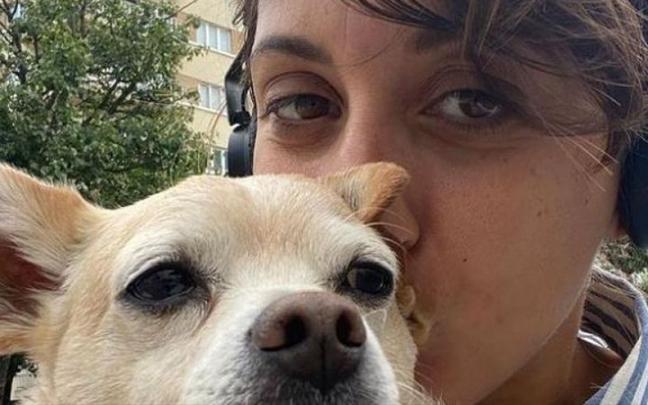 Susi Caramelo y su perro Pablito. Susi Caramelo y su perro Pablito.