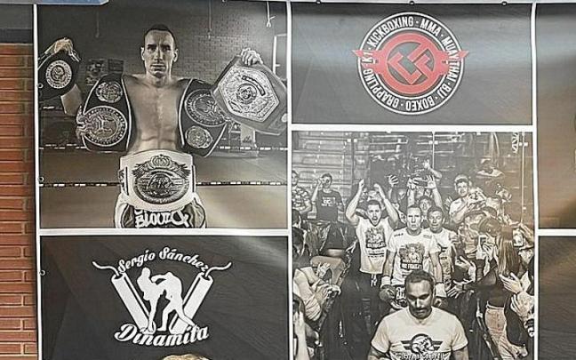 S&aacute;nchez posa junto a Gorka Urtaran y su entrenador. | FOTO: DNA