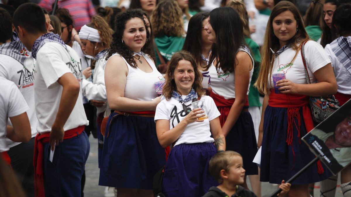 Ambiente tras la bajada de Iguarrako que marca el inicio de las fiestas de La Asunción y San Roque en 2019