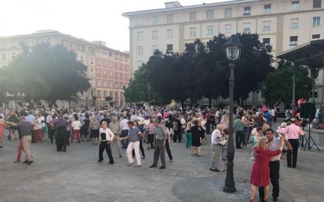 Kasillako Kioskoak dantzaldiak hartuko ditu iraileko asteburuetan.