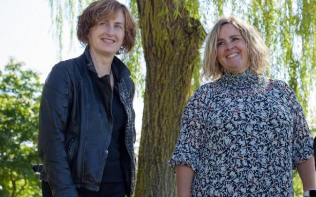 Susana Mendinueta y Oskia Lazkoz son las agentes de Sakana.