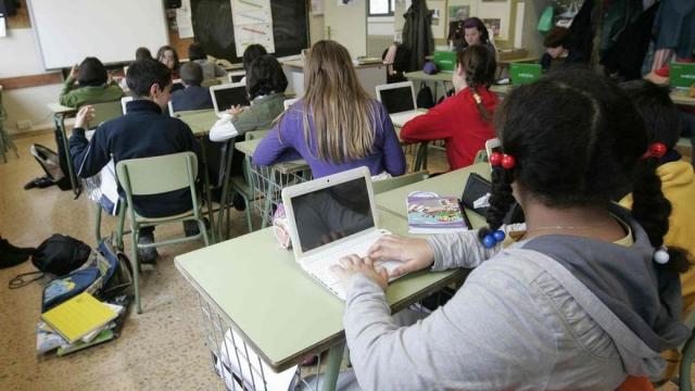 Casi siete de cada diez escolares migrantes estudian en los colegios públicos