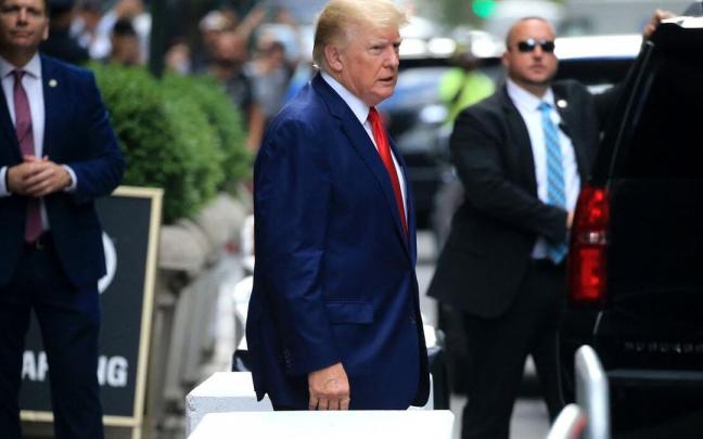 Donald Trump, entonces ocupando la Casa Blanca, negó haberla conocido y criticó la apariencia de la periodista.