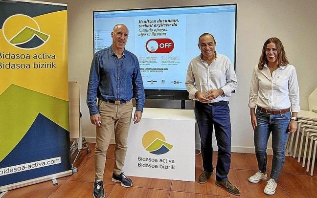 De izda. a dcha., Silanes, Páez y Serrano, presentando la iniciativa por la eficiencia energética. | FOTO: N.G.