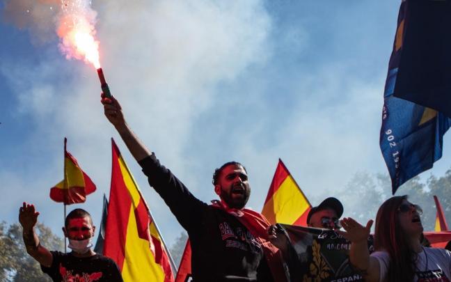 Neonazis celebran el Día de la Hispanidad con simbologia a ultra y franquista. Neonazis celebran el Día de la Hispanidad con simbologia a ultra y franquista.