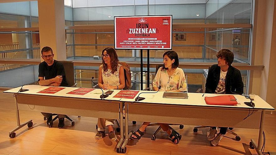 Organizadores de Irun Zuzenean durante la presentaci&oacute;n del evento, ayer en Ficoba. | FOTO: N.G.
