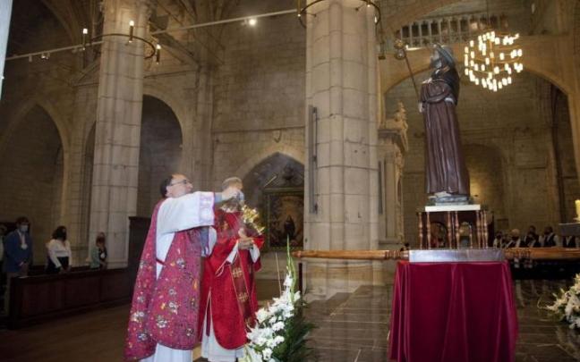 Misa en una iglesia de Vitoria