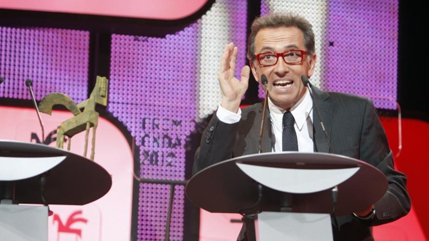 Jordi Hurtado, con el Ondas al mejor presentador en 2012.