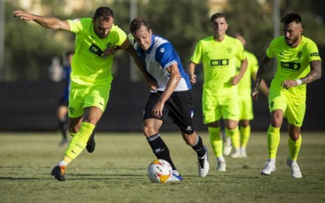 Tomás Pina, durante el choque de pretemporada frente al Elche. Tomás Pina, durante el choque de pretemporada frente al Elche.