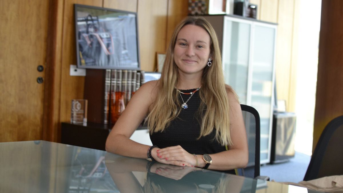 Miren es psicóloga, pero no puede ejercer su profesión.