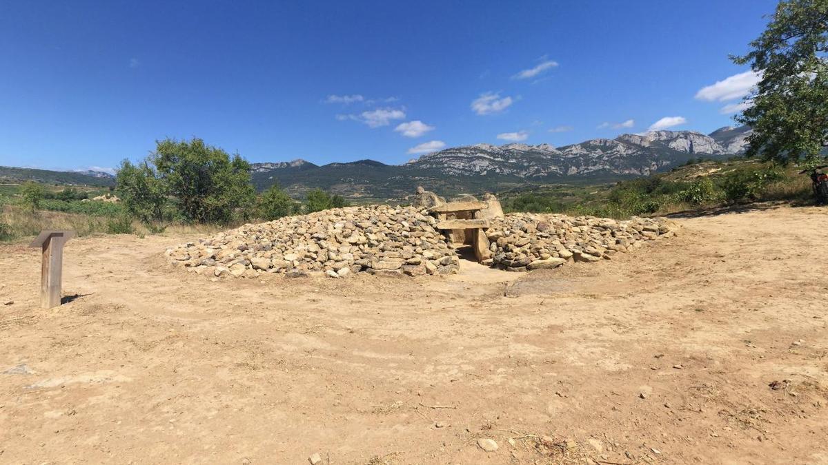 El dolmen de El Montecillo es uno de los últimos en ser excavado en Rioja Alavesa-.